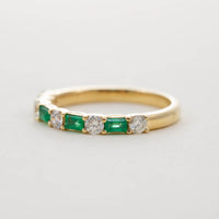 18CT YG EMERALD & DIAMOND HALF ETERNITY RING