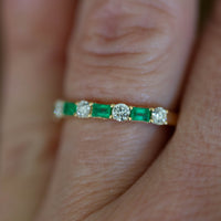 18CT YG EMERALD & DIAMOND HALF ETERNITY RING