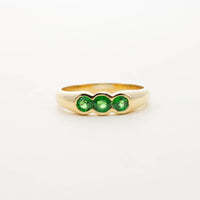 18CT YG TSAVORITE THREE STONE RING