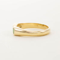 18CT YG TSAVORITE THREE STONE RING