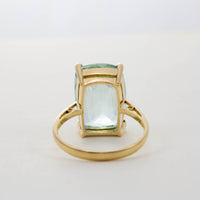 18ct YG Large Aquamarine solitaire ring