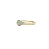 9ct y/gold teardrop opal solitaire ring