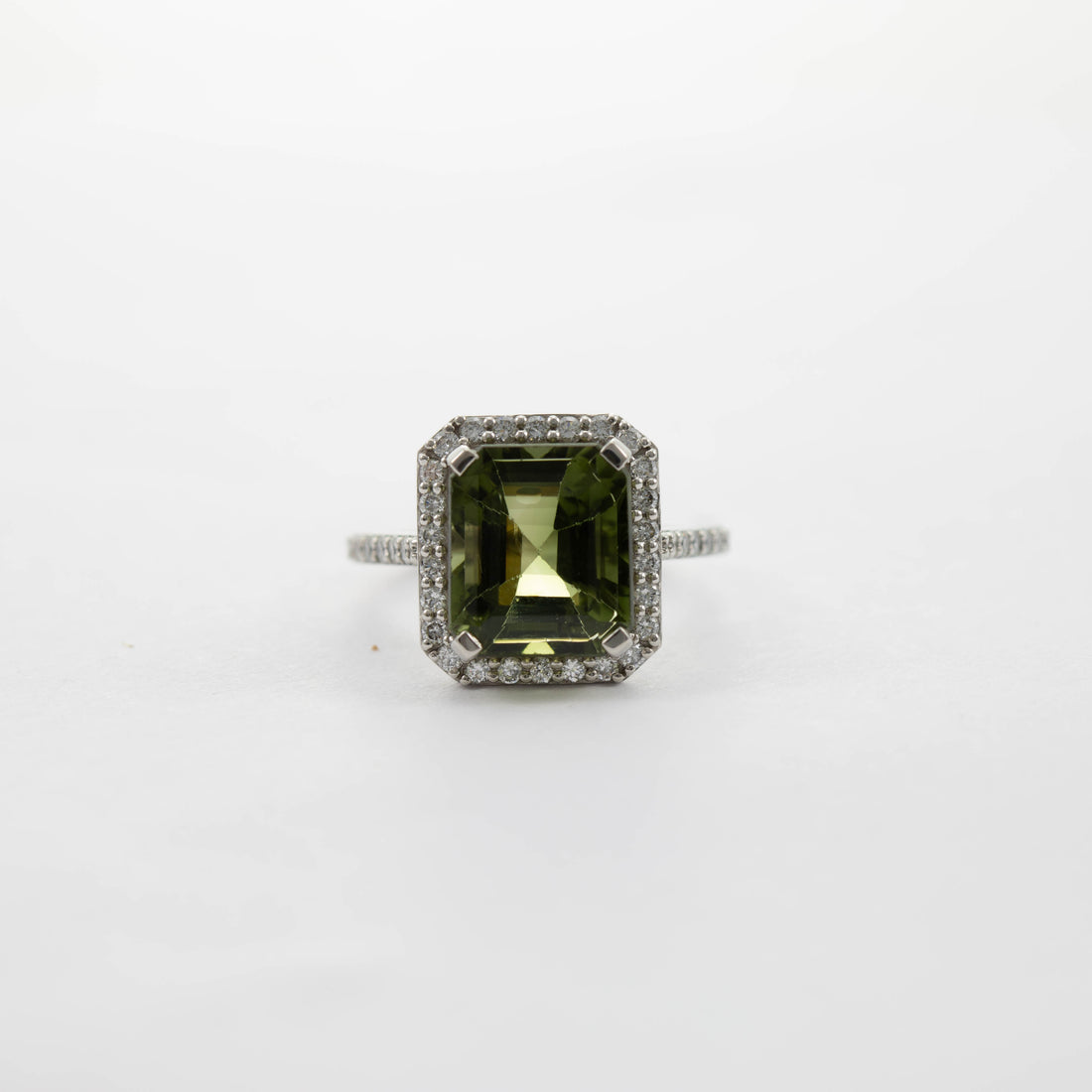 18CT WG TOURMALINE & DIAMOND CLUSTER RING