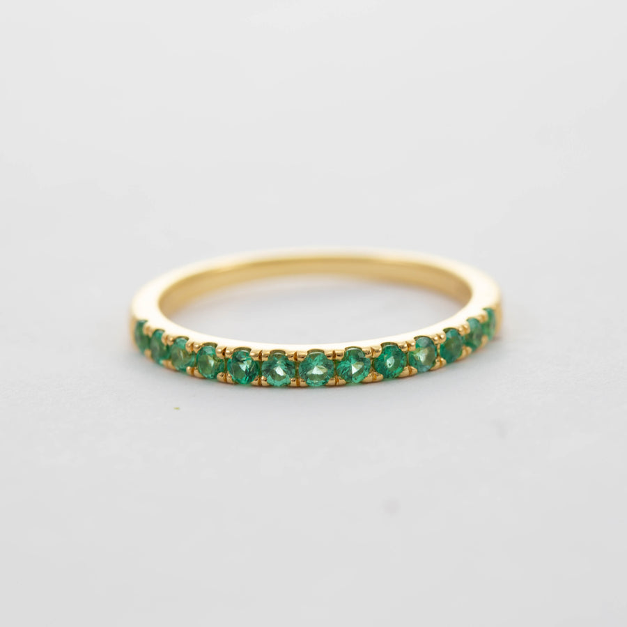 9CT YG 13 STONE EMERALD BAND