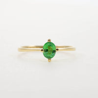 18ct yg tsavorite solitaire ring