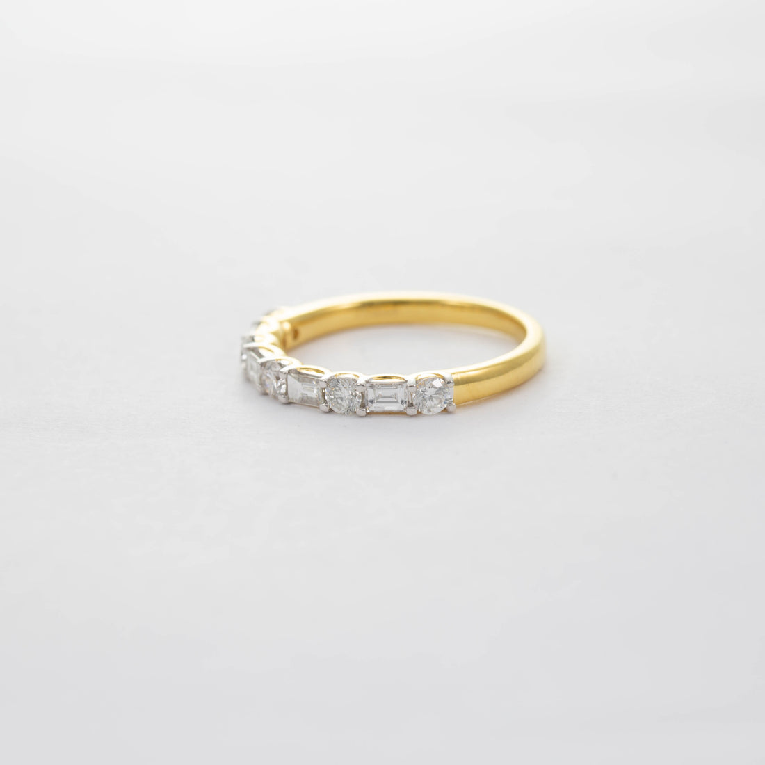 18CT YG BAGUETTE & BRILLIANT CUT DIAMOND HALF ETERNITY RING