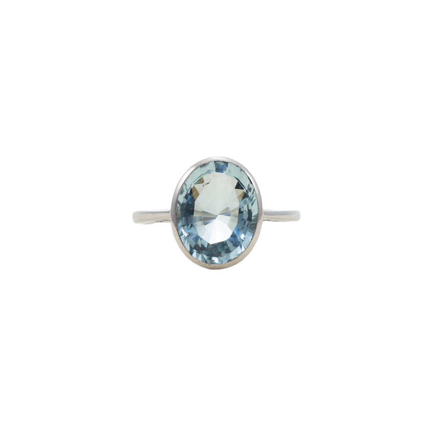 18ct WG Aquamarine Solitaire Ring 4.42ct