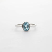 9CT WG MEDIUM OVAL AQUA SOLITAIRE RING 1.53ct