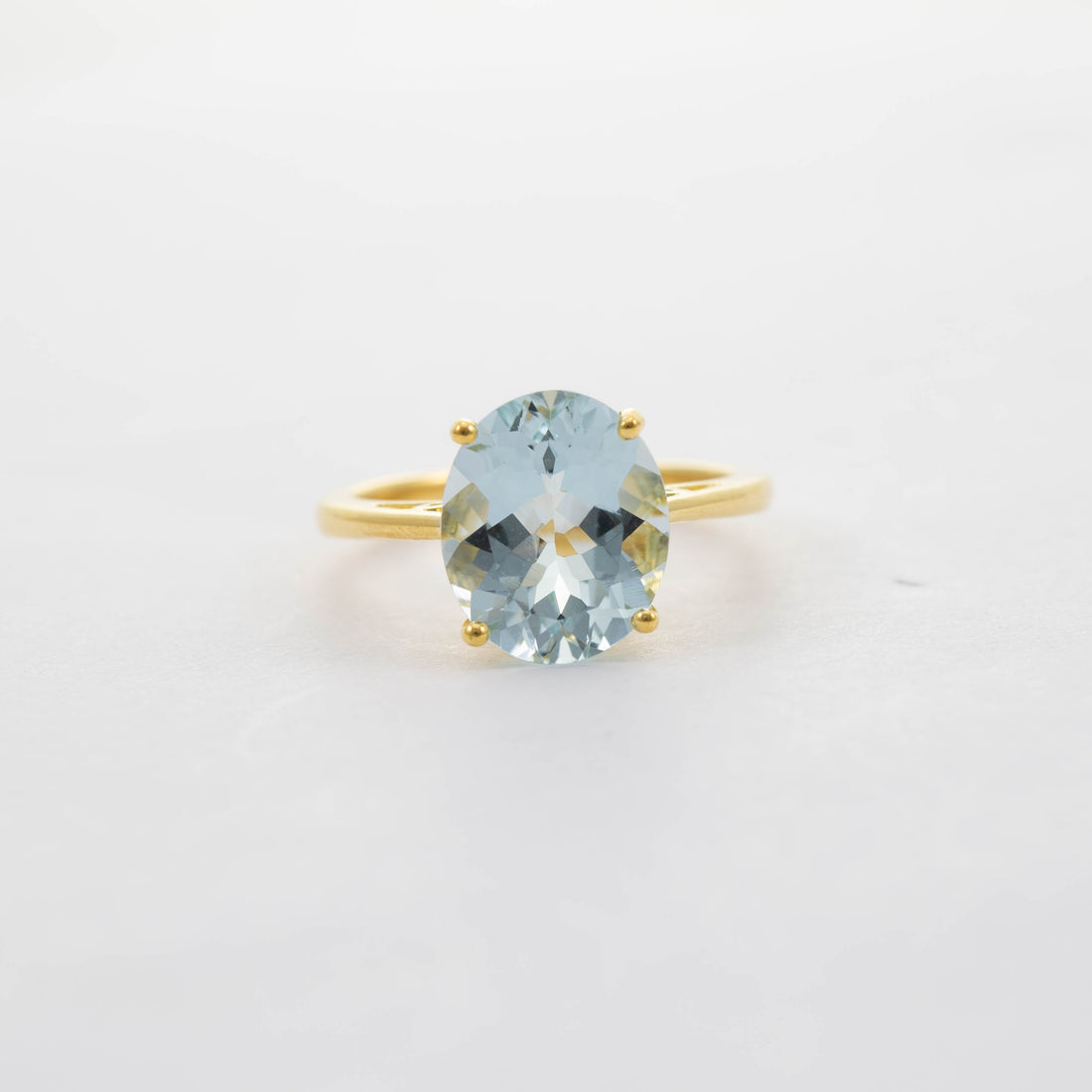 9CT YG LARGE AQUAMARINE RING 4.33CT