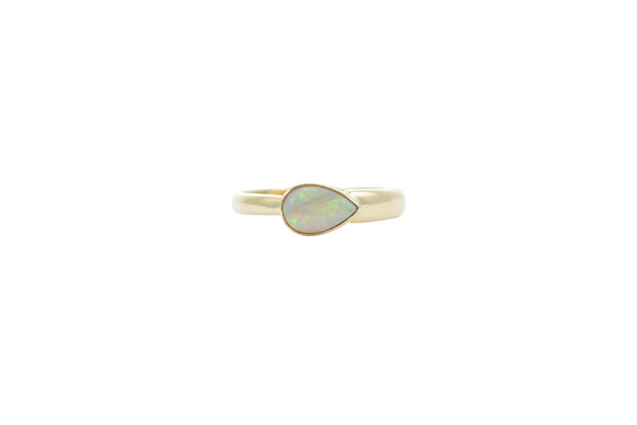 9ct y/gold teardrop opal solitaire ring