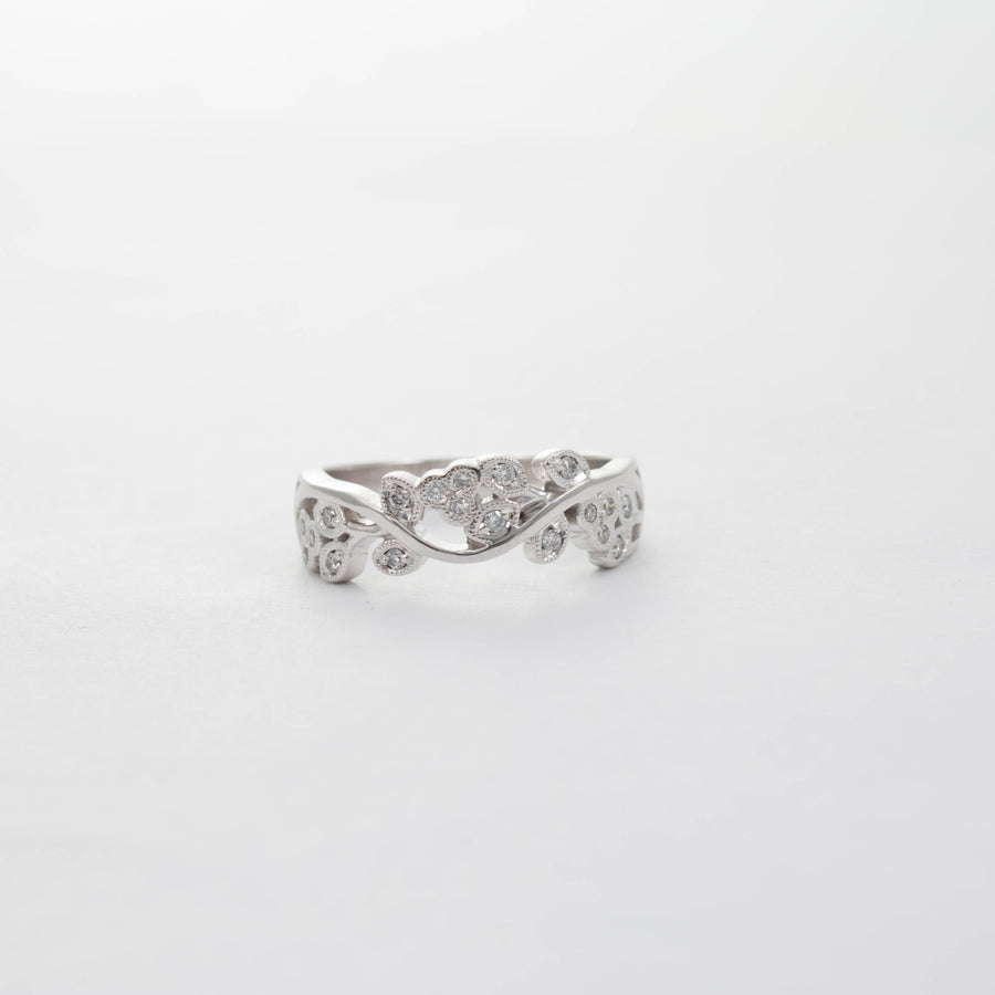 PLATINUM FLORAL DIAMOND BAND