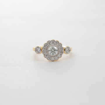 18CT YG DIAMOND DAISY CLUSTER WITH DIAMOND SHOULDERS