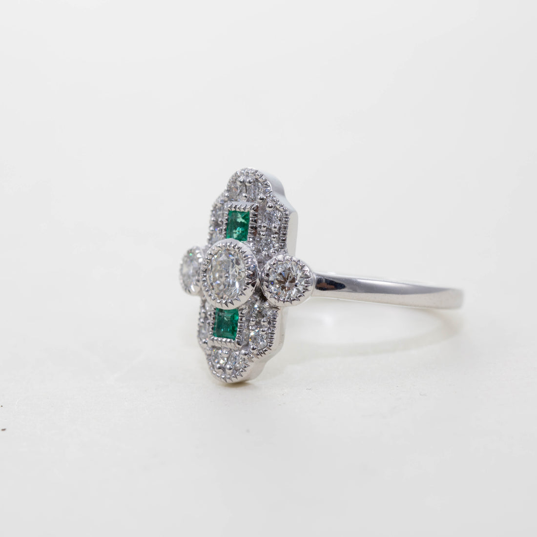 PLATINUM DECO STYLE EMERALD & DIAMOND CLUSTER RING