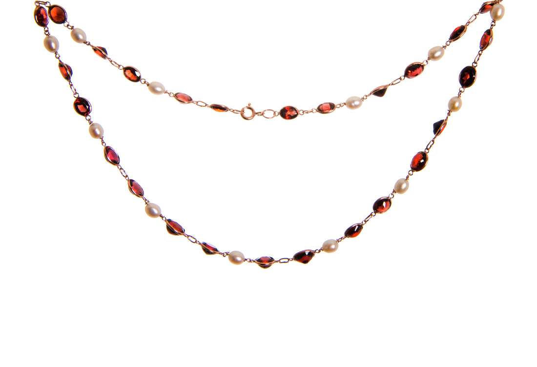 Line Necklace with Pearls