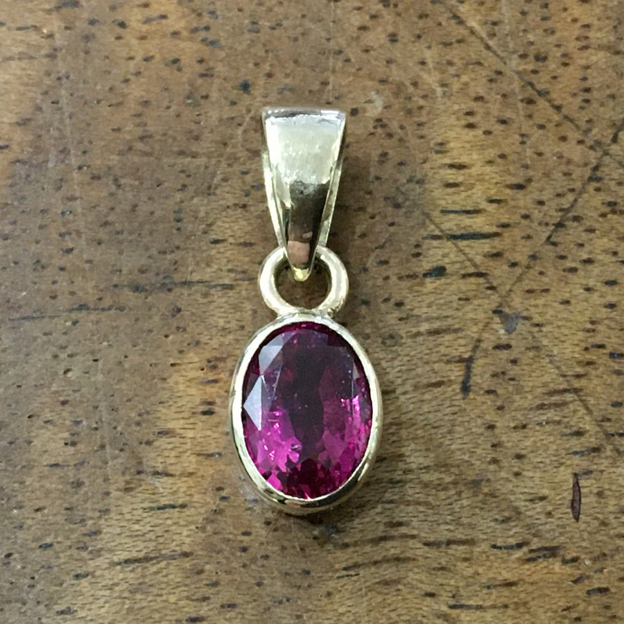 Medium Oval Pendant