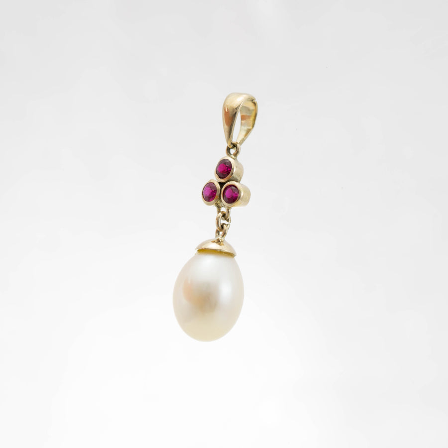 Teardrop & Pearl Trefoil Pendant