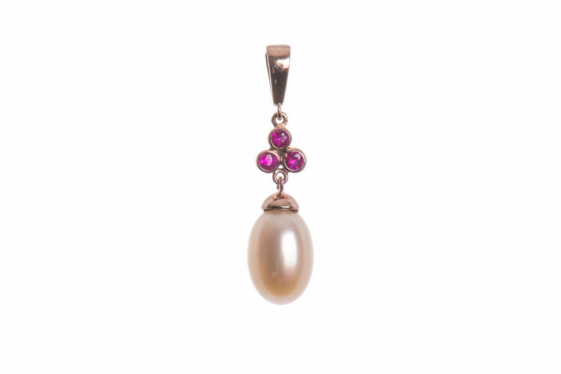 Teardrop & Pearl Trefoil Pendant